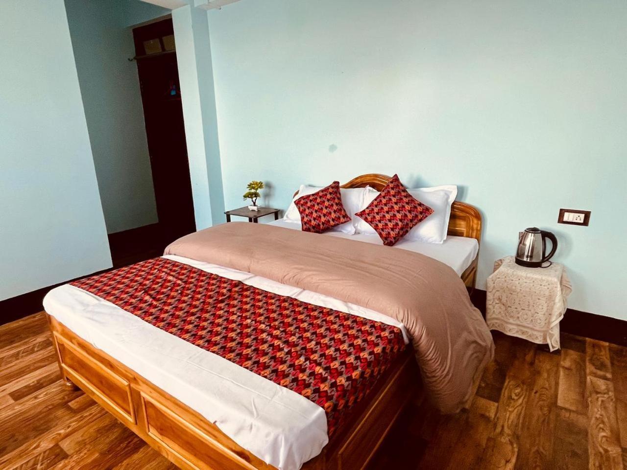 Forest Lodge - 80 Mts From Mall Road دارجيلنغ المظهر الخارجي الصورة