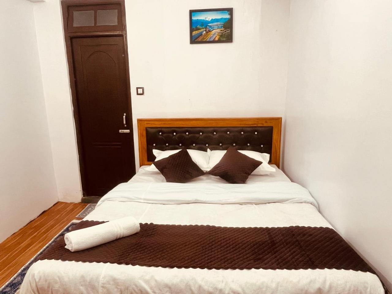 Forest Lodge - 80 Mts From Mall Road دارجيلنغ المظهر الخارجي الصورة
