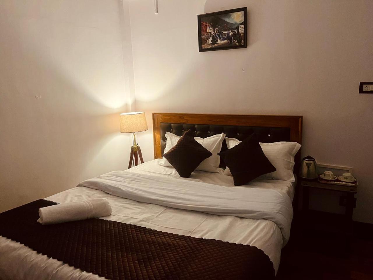Forest Lodge - 80 Mts From Mall Road دارجيلنغ المظهر الخارجي الصورة