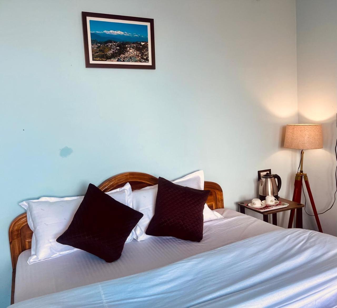 Forest Lodge - 80 Mts From Mall Road دارجيلنغ المظهر الخارجي الصورة