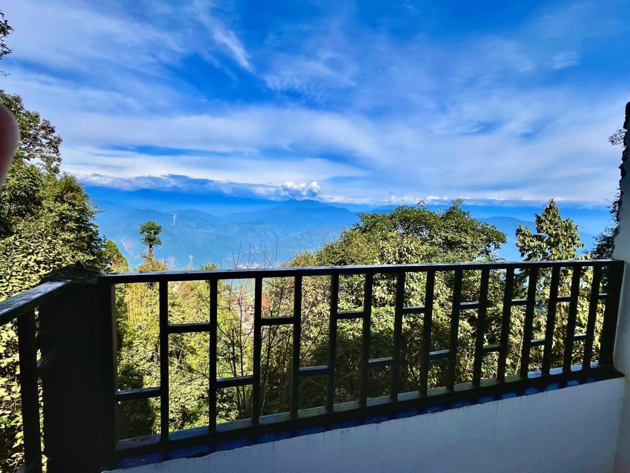 Forest Lodge - 80 Mts From Mall Road دارجيلنغ المظهر الخارجي الصورة